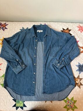 Aritzia Denim Forum Comfy 80s Denim Shirt - L
